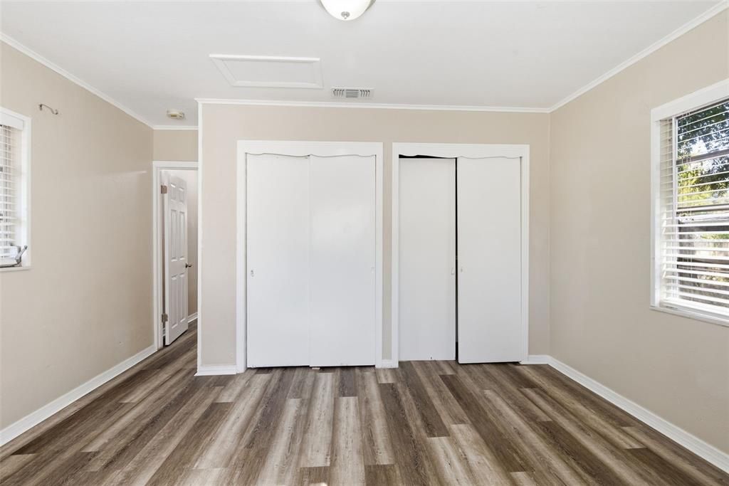 For Sale: $315,000 (3 beds, 1 baths, 921 Square Feet)