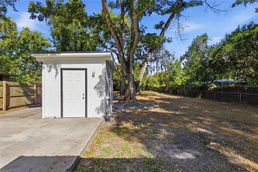 For Sale: $315,000 (3 beds, 1 baths, 921 Square Feet)