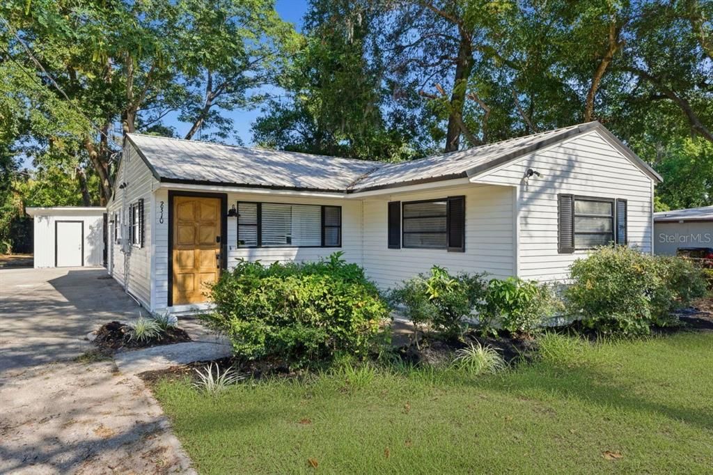 For Sale: $315,000 (3 beds, 1 baths, 921 Square Feet)