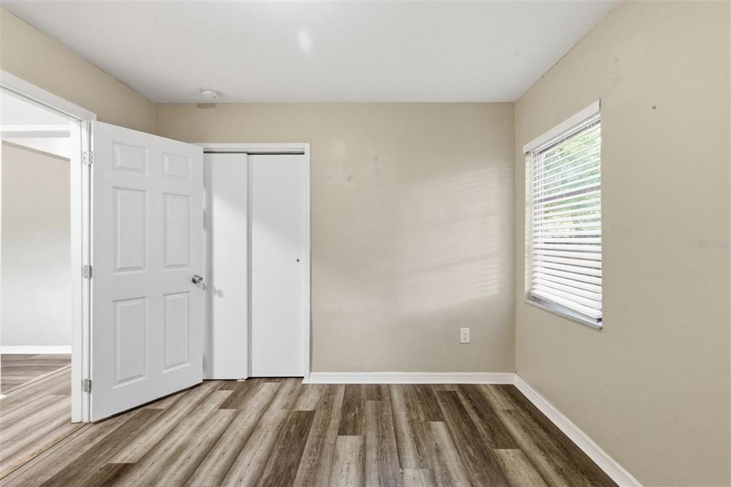 For Sale: $315,000 (3 beds, 1 baths, 921 Square Feet)