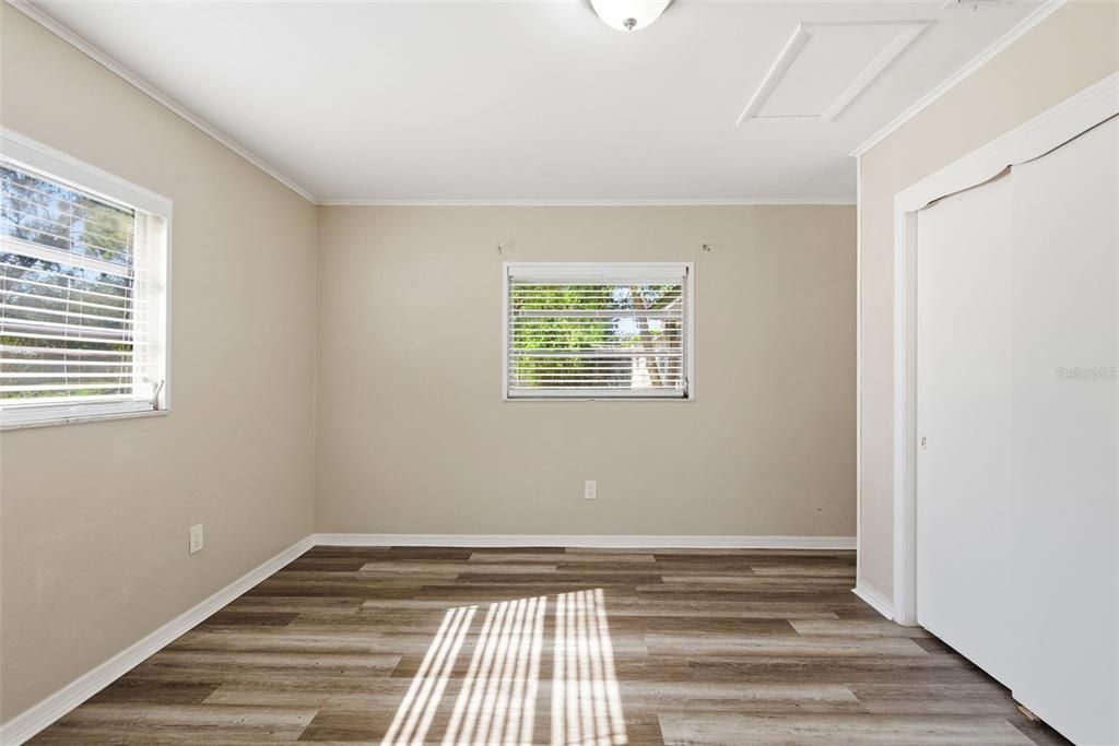 For Sale: $315,000 (3 beds, 1 baths, 921 Square Feet)