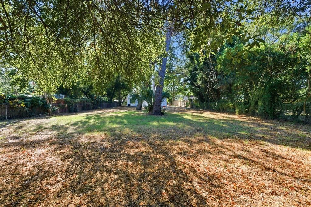 For Sale: $315,000 (3 beds, 1 baths, 921 Square Feet)