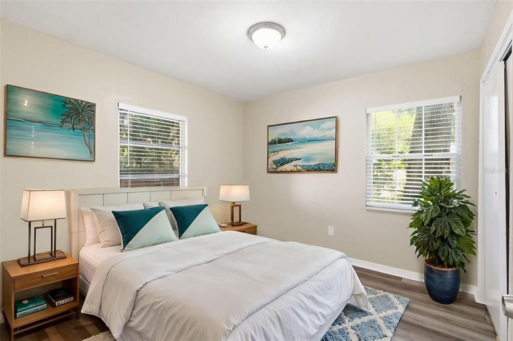 For Sale: $315,000 (3 beds, 1 baths, 921 Square Feet)