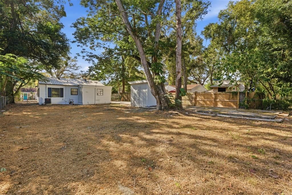 For Sale: $315,000 (3 beds, 1 baths, 921 Square Feet)