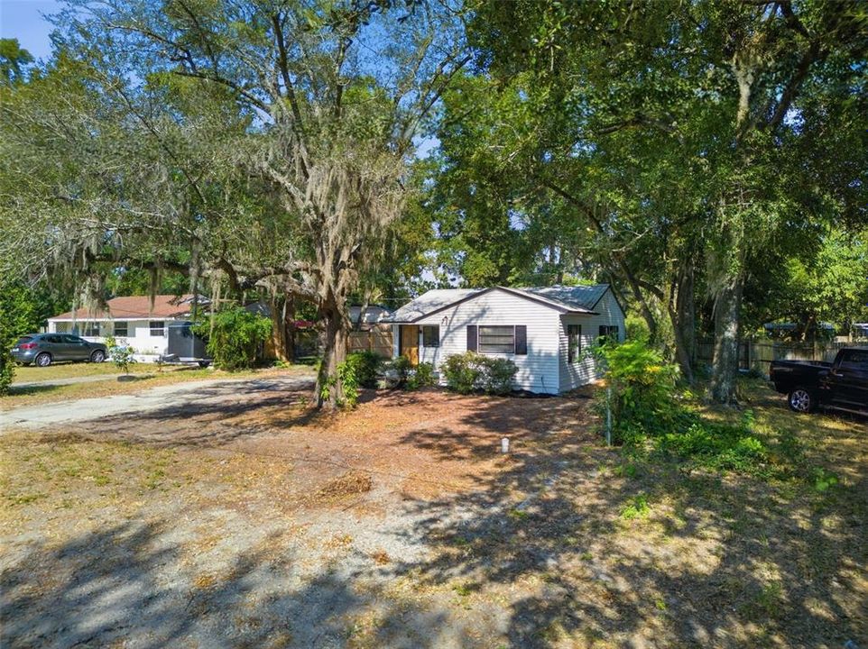 For Sale: $315,000 (3 beds, 1 baths, 921 Square Feet)