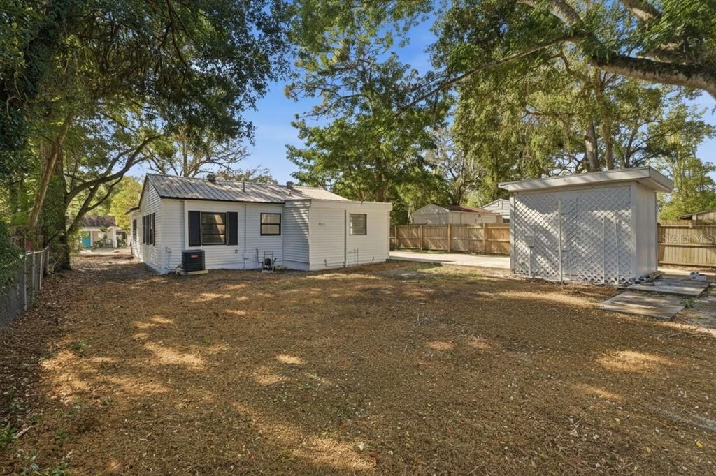 For Sale: $315,000 (3 beds, 1 baths, 921 Square Feet)