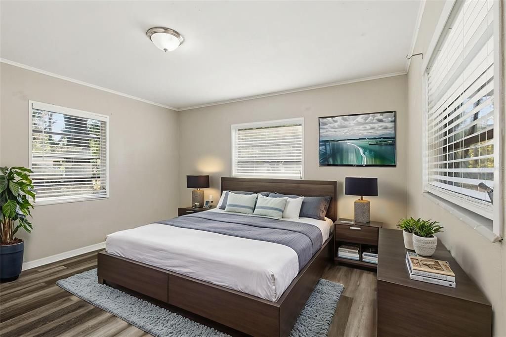 For Sale: $315,000 (3 beds, 1 baths, 921 Square Feet)