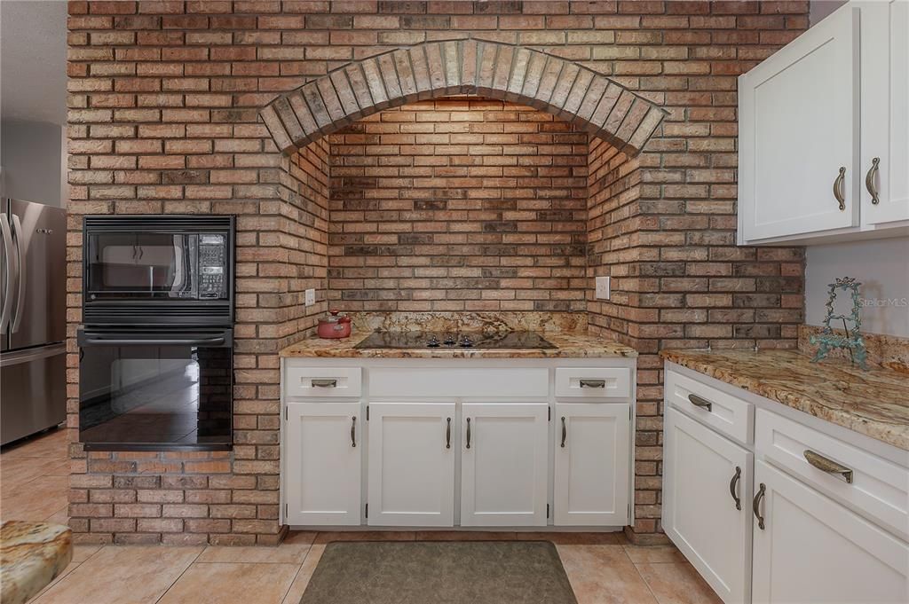 合同活跃: $775,000 (4 贝兹, 3 浴室, 2889 平方英尺)