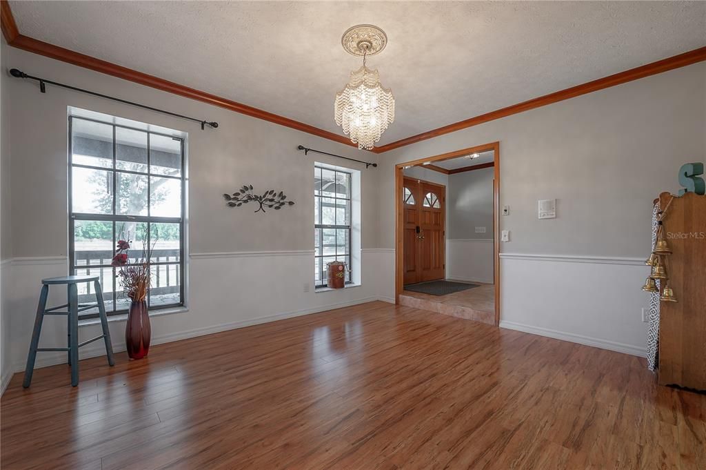 合同活跃: $775,000 (4 贝兹, 3 浴室, 2889 平方英尺)