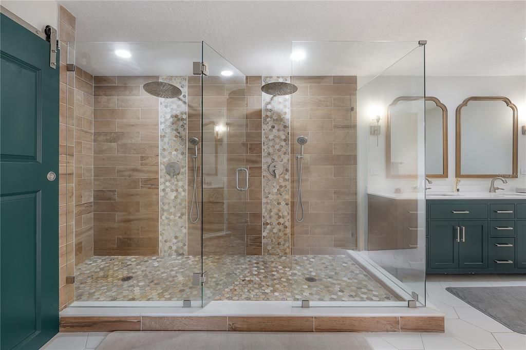 合同活跃: $775,000 (4 贝兹, 3 浴室, 2889 平方英尺)