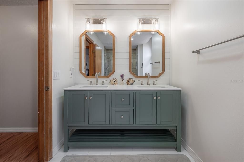 合同活跃: $775,000 (4 贝兹, 3 浴室, 2889 平方英尺)