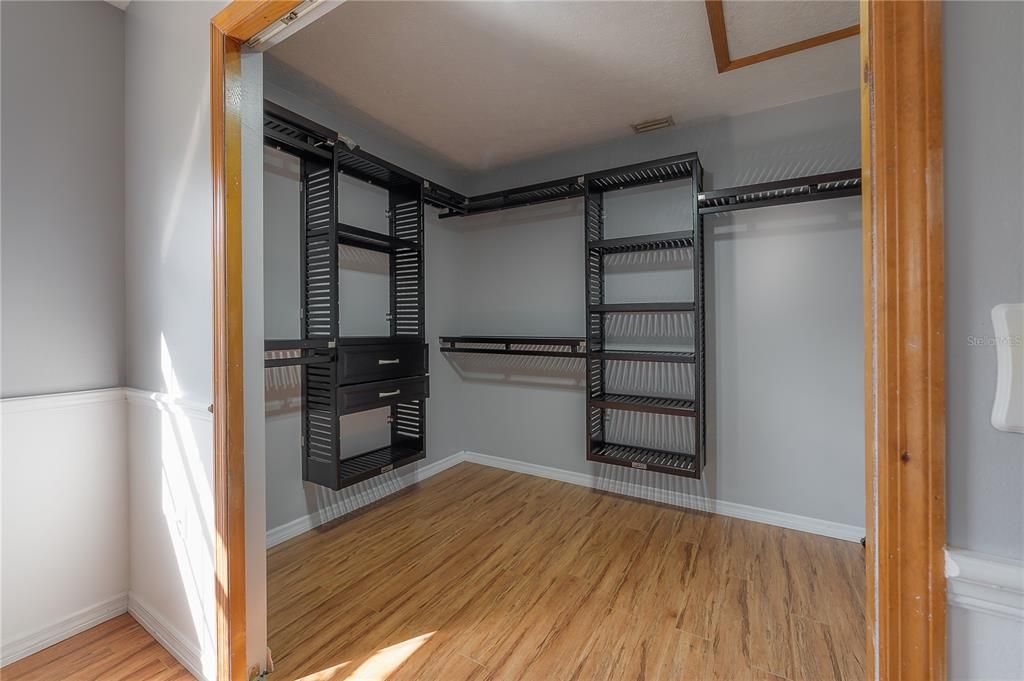 合同活跃: $775,000 (4 贝兹, 3 浴室, 2889 平方英尺)