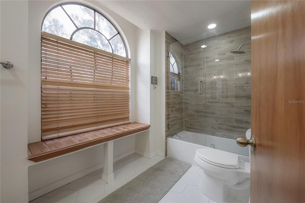 合同活跃: $775,000 (4 贝兹, 3 浴室, 2889 平方英尺)