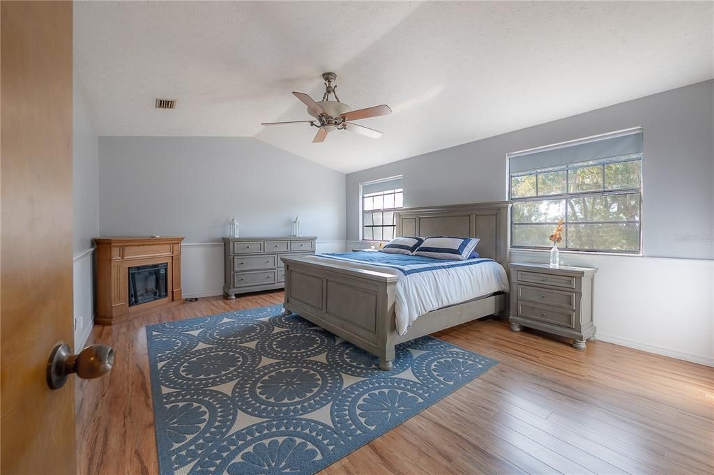 合同活跃: $775,000 (4 贝兹, 3 浴室, 2889 平方英尺)