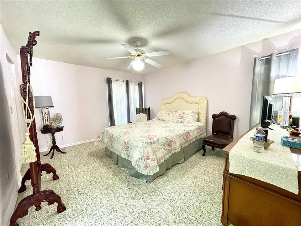 For Sale: $445,000 (3 beds, 3 baths, 1902 Square Feet)