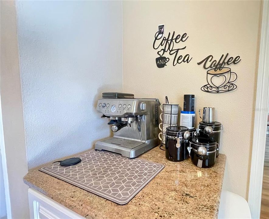 For Sale: $445,000 (3 beds, 3 baths, 1902 Square Feet)