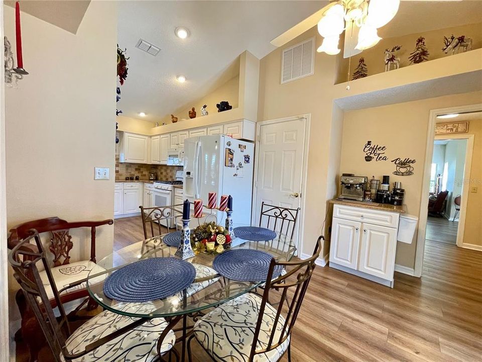 For Sale: $445,000 (3 beds, 3 baths, 1902 Square Feet)