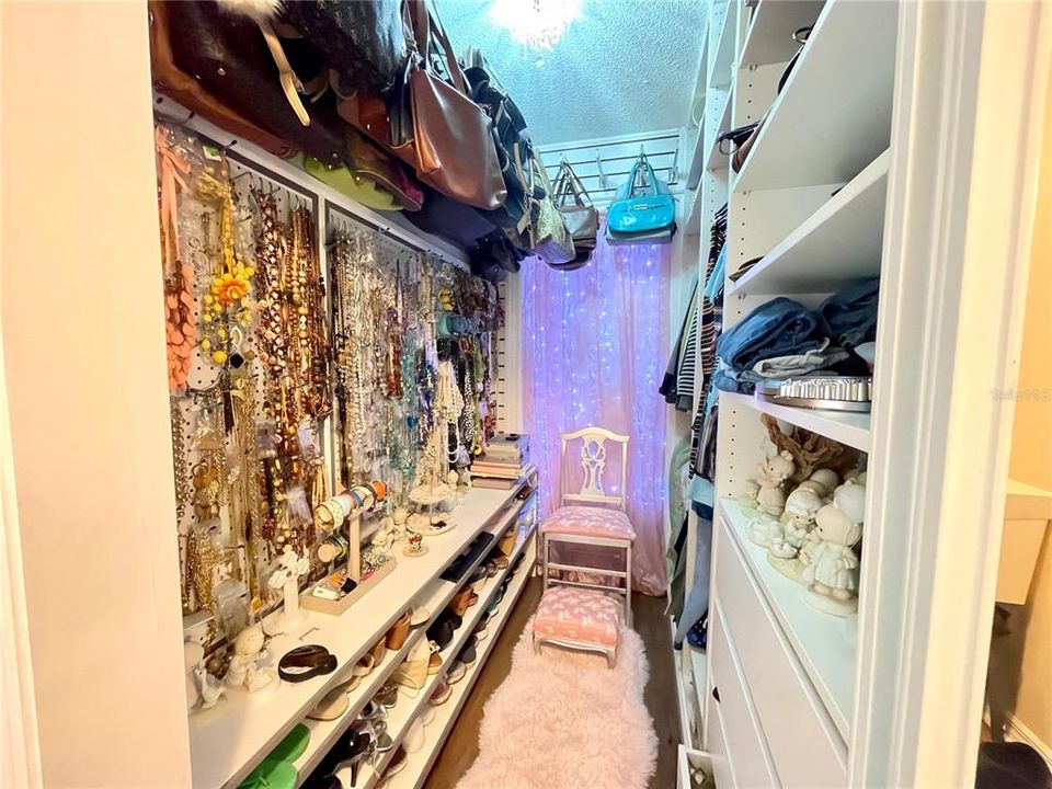 For Sale: $445,000 (3 beds, 3 baths, 1902 Square Feet)