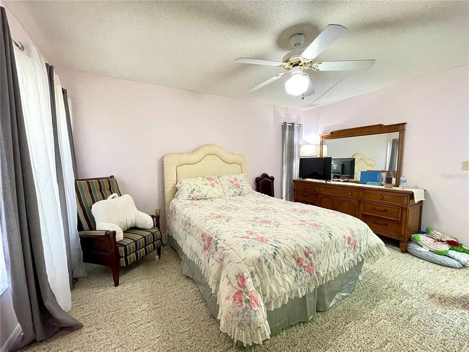 For Sale: $445,000 (3 beds, 3 baths, 1902 Square Feet)