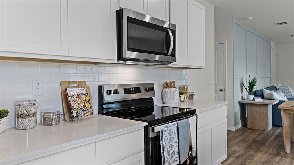 Под контрактом: $404,990 (4 спален, 2 ванн, 1665 Квадратных фут)