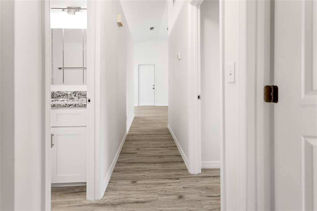 待售: $360,000 (3 贝兹, 1 浴室, 900 平方英尺)