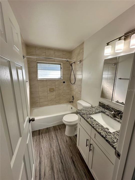 待售: $360,000 (3 贝兹, 1 浴室, 900 平方英尺)