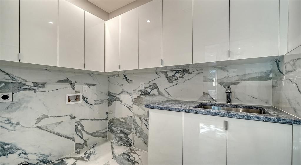 For Sale: $1,750,000 (3 beds, 4 baths, 4364 Square Feet)