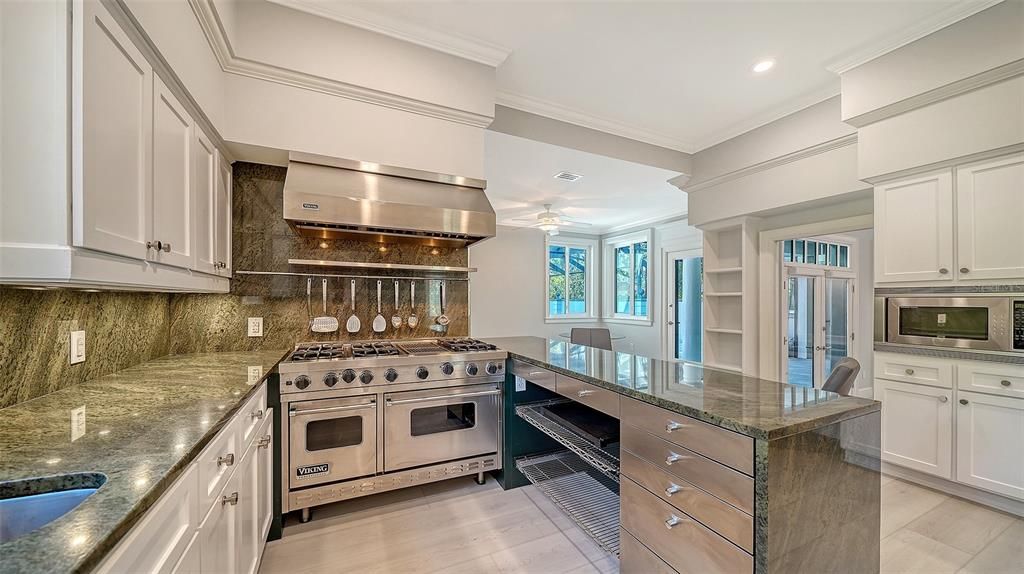 For Sale: $1,750,000 (3 beds, 4 baths, 4364 Square Feet)