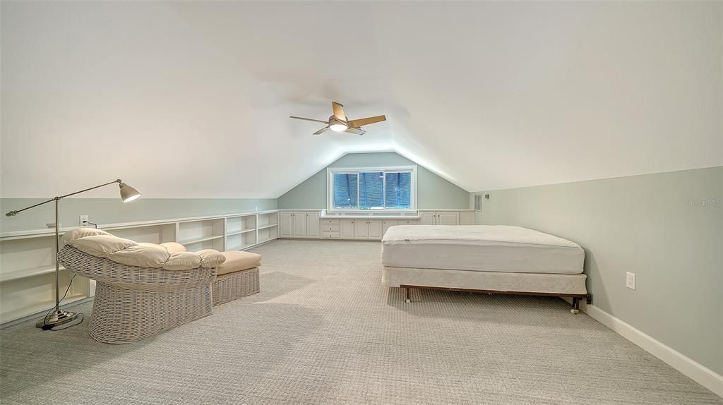 For Sale: $1,750,000 (3 beds, 4 baths, 4364 Square Feet)