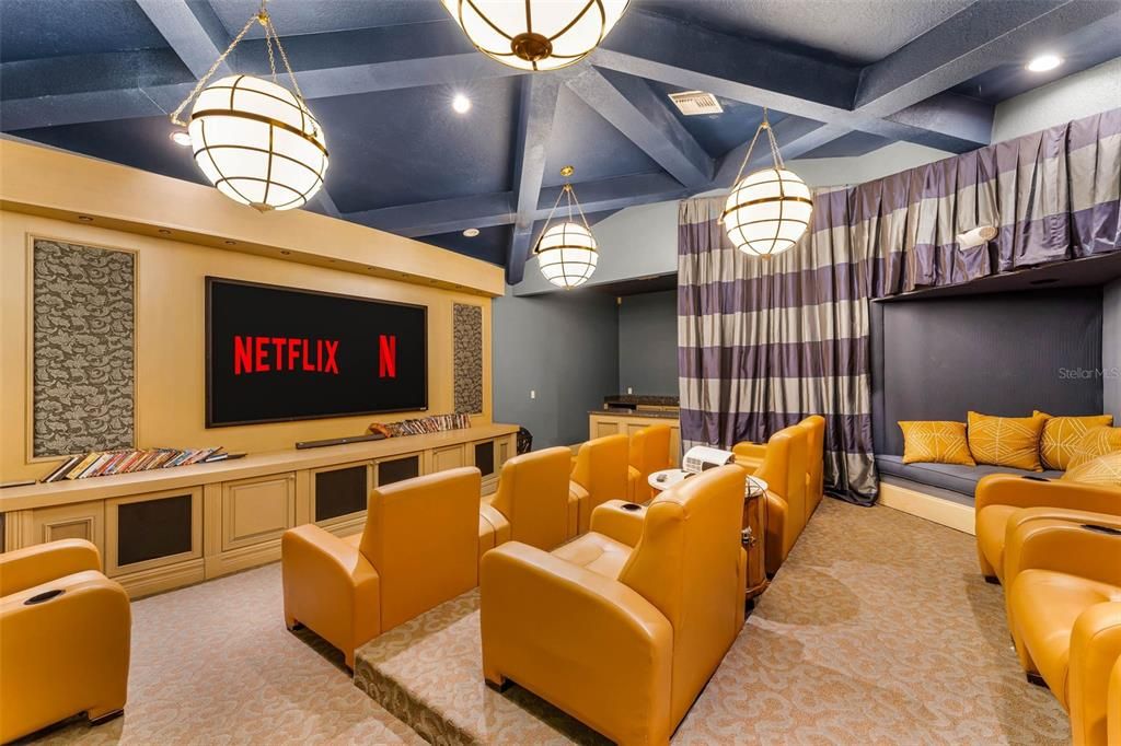 For Sale: $170,000 (2 beds, 2 baths, 988 Square Feet)