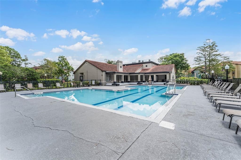 For Sale: $170,000 (2 beds, 2 baths, 988 Square Feet)