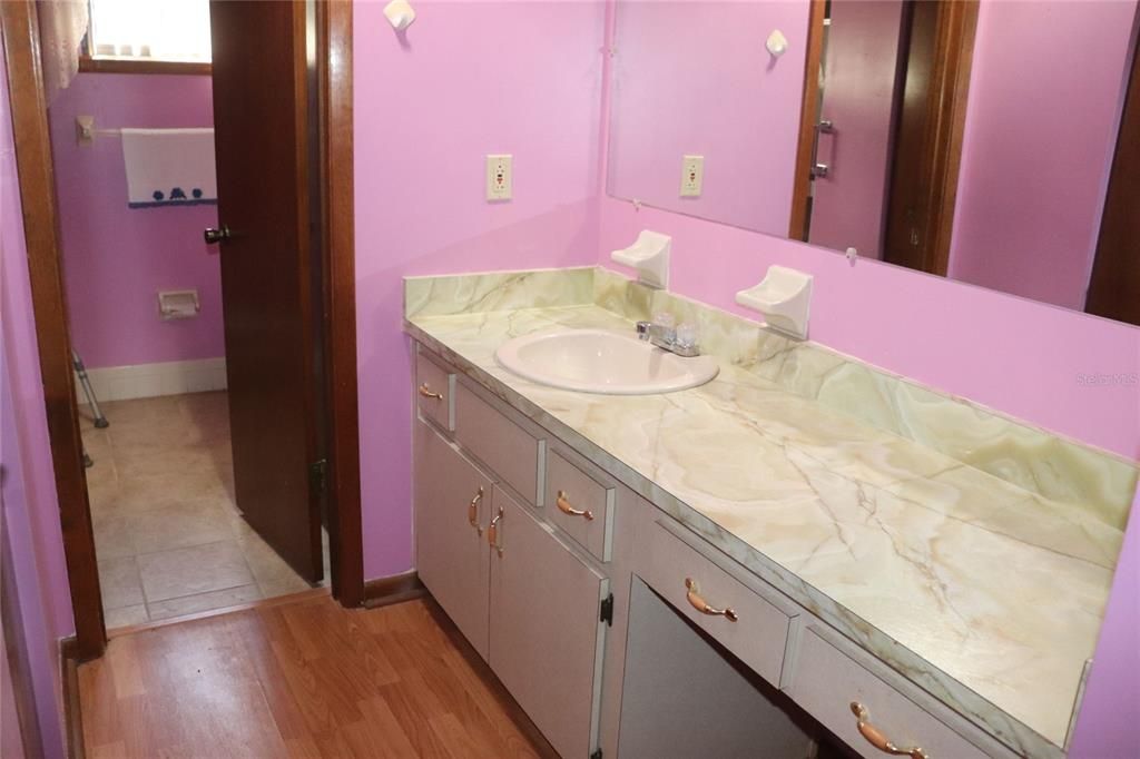 待售: $164,900 (2 贝兹, 2 浴室, 1352 平方英尺)