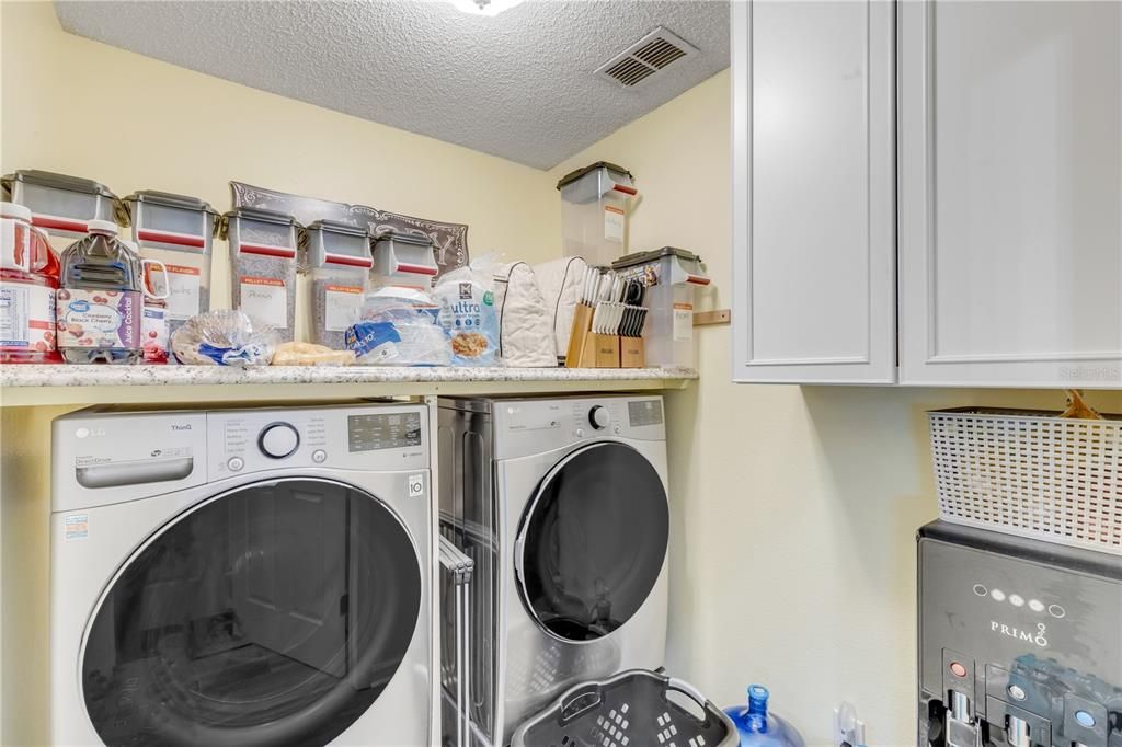 For Sale: $399,900 (3 beds, 2 baths, 1874 Square Feet)