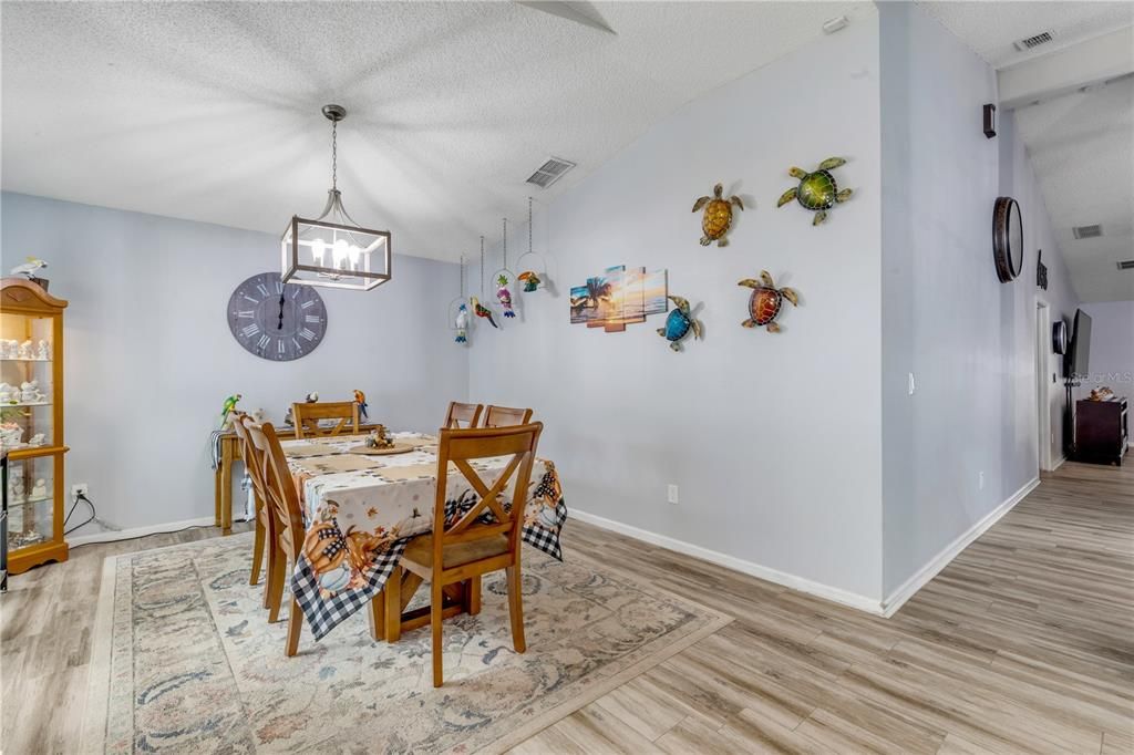 For Sale: $399,900 (3 beds, 2 baths, 1874 Square Feet)