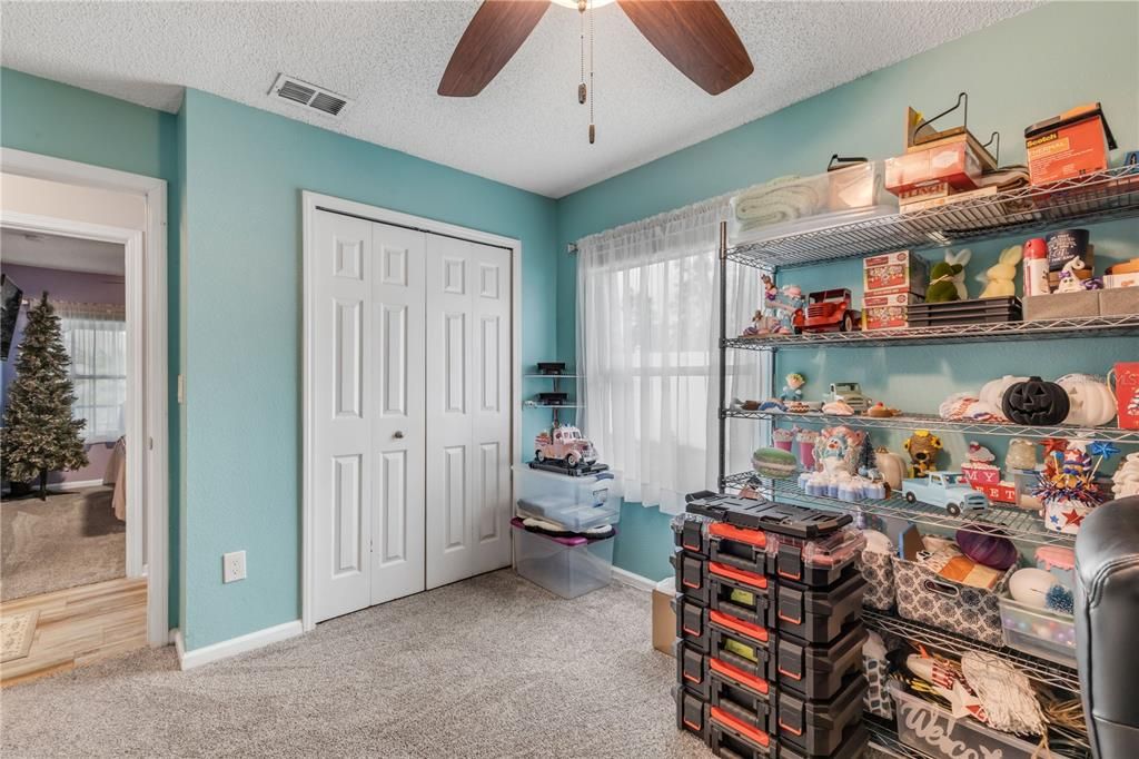 For Sale: $399,900 (3 beds, 2 baths, 1874 Square Feet)