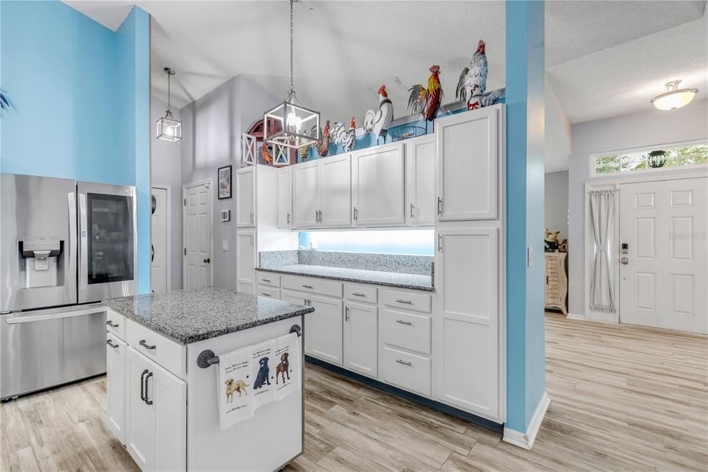 For Sale: $399,900 (3 beds, 2 baths, 1874 Square Feet)