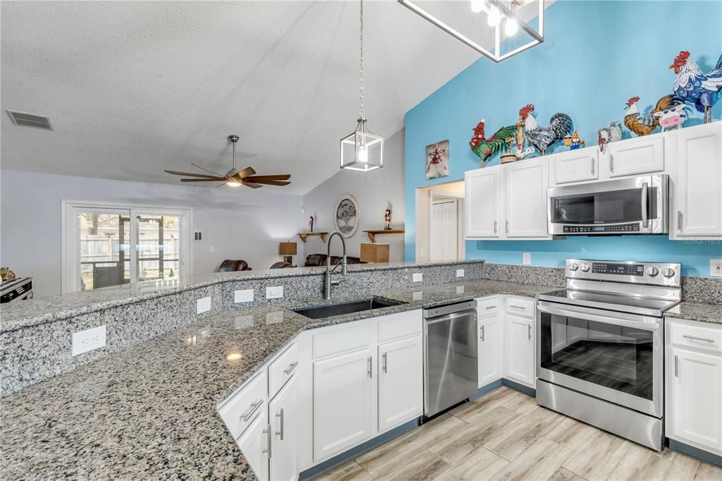 For Sale: $399,900 (3 beds, 2 baths, 1874 Square Feet)