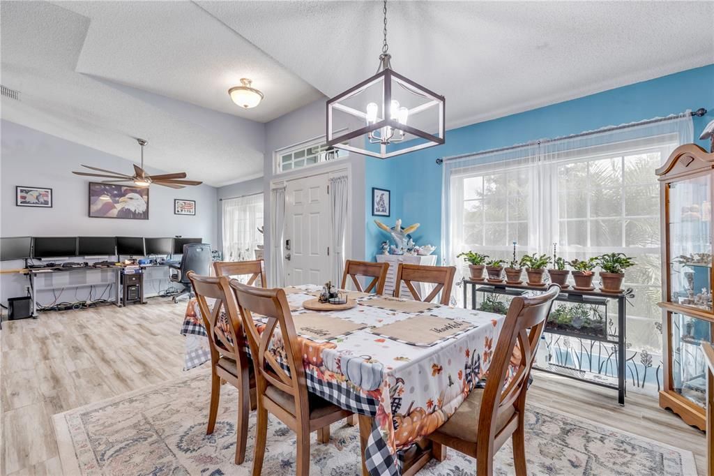 For Sale: $399,900 (3 beds, 2 baths, 1874 Square Feet)