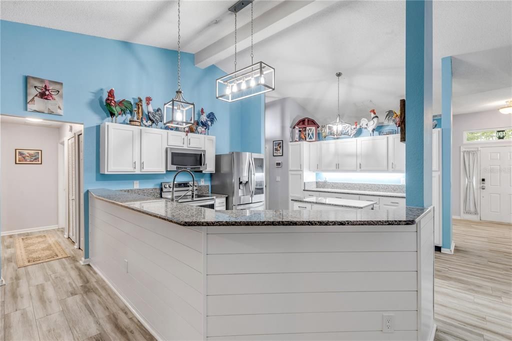 For Sale: $399,900 (3 beds, 2 baths, 1874 Square Feet)