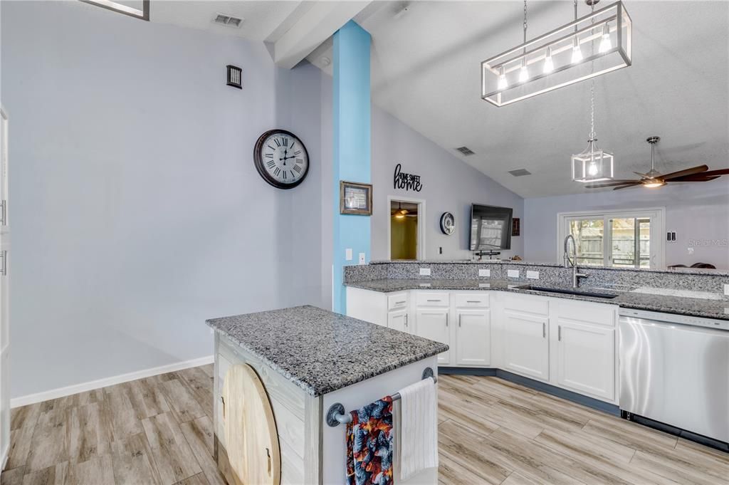 For Sale: $399,900 (3 beds, 2 baths, 1874 Square Feet)