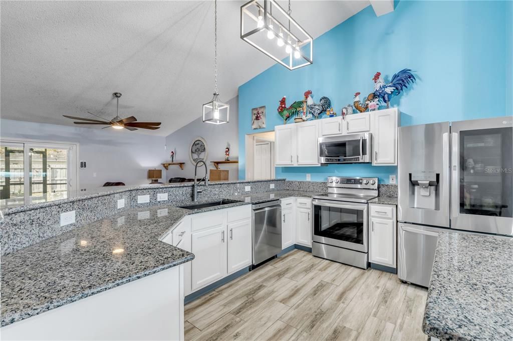 For Sale: $399,900 (3 beds, 2 baths, 1874 Square Feet)