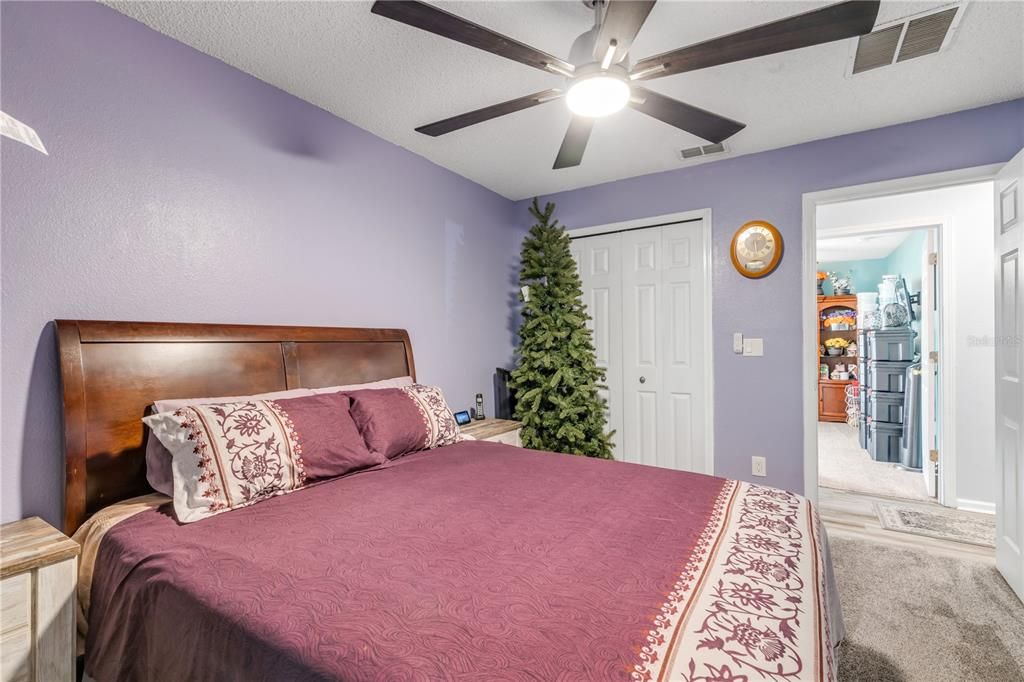 For Sale: $399,900 (3 beds, 2 baths, 1874 Square Feet)