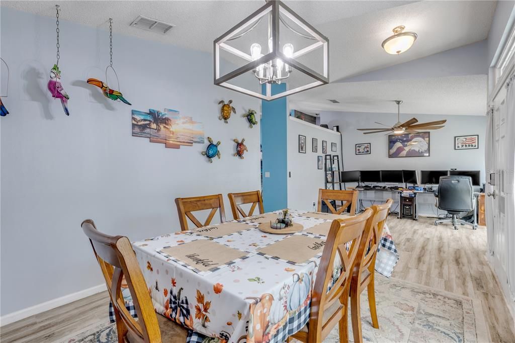 For Sale: $399,900 (3 beds, 2 baths, 1874 Square Feet)