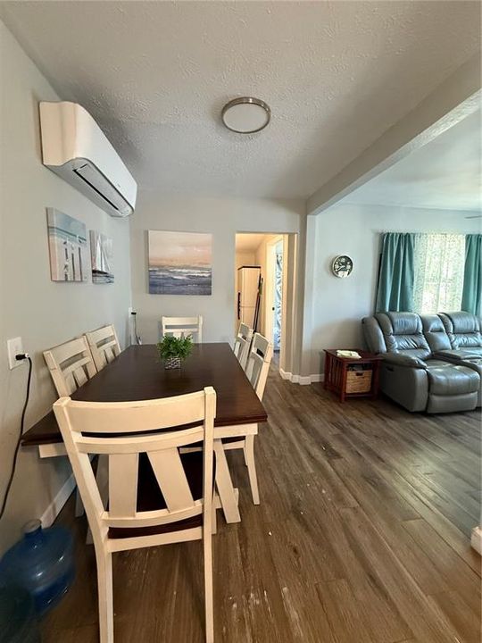 待售: $279,900 (2 贝兹, 2 浴室, 1110 平方英尺)