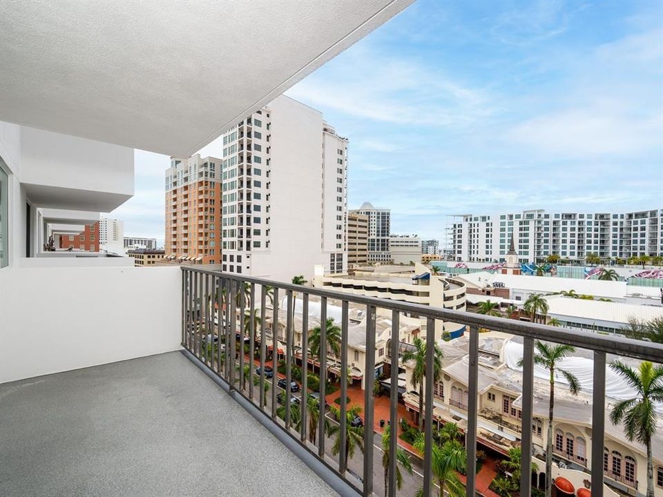 For Rent: $3,500 (2 beds, 2 baths, 1200 Square Feet)