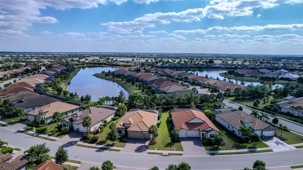 En Venta: $840,000 (4 camas, 2 baños, 2236 Pies cuadrados)