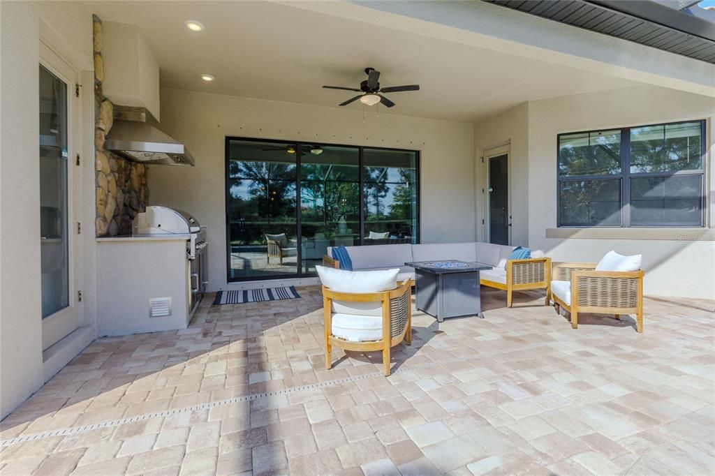 En Venta: $840,000 (4 camas, 2 baños, 2236 Pies cuadrados)