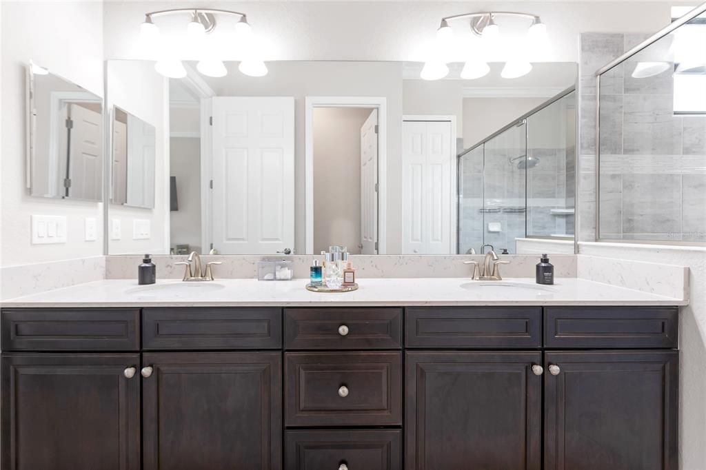 En Venta: $840,000 (4 camas, 2 baños, 2236 Pies cuadrados)