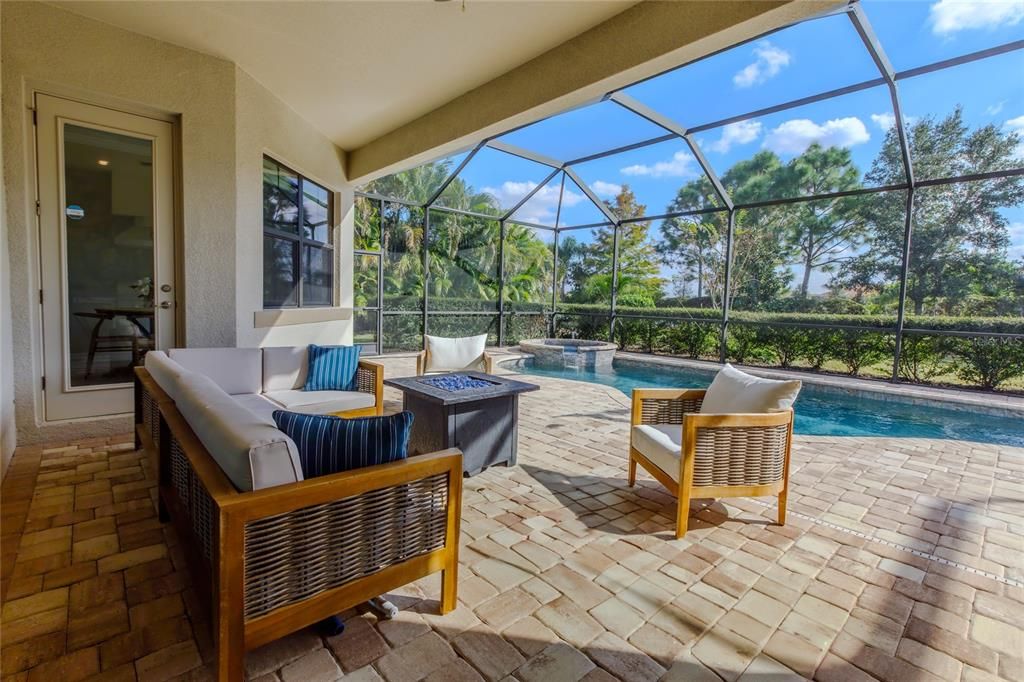 En Venta: $840,000 (4 camas, 2 baños, 2236 Pies cuadrados)