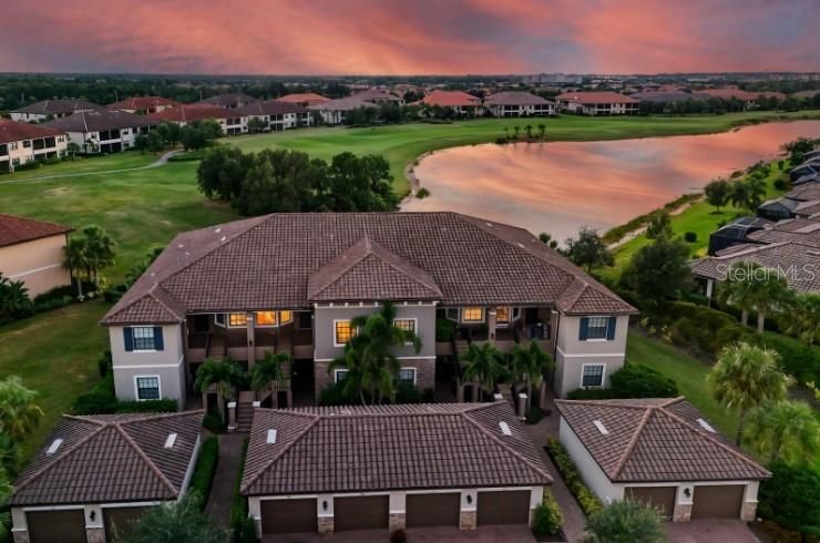 На продажу: $424,900 (2 спален, 2 ванн, 1528 Квадратных фут)